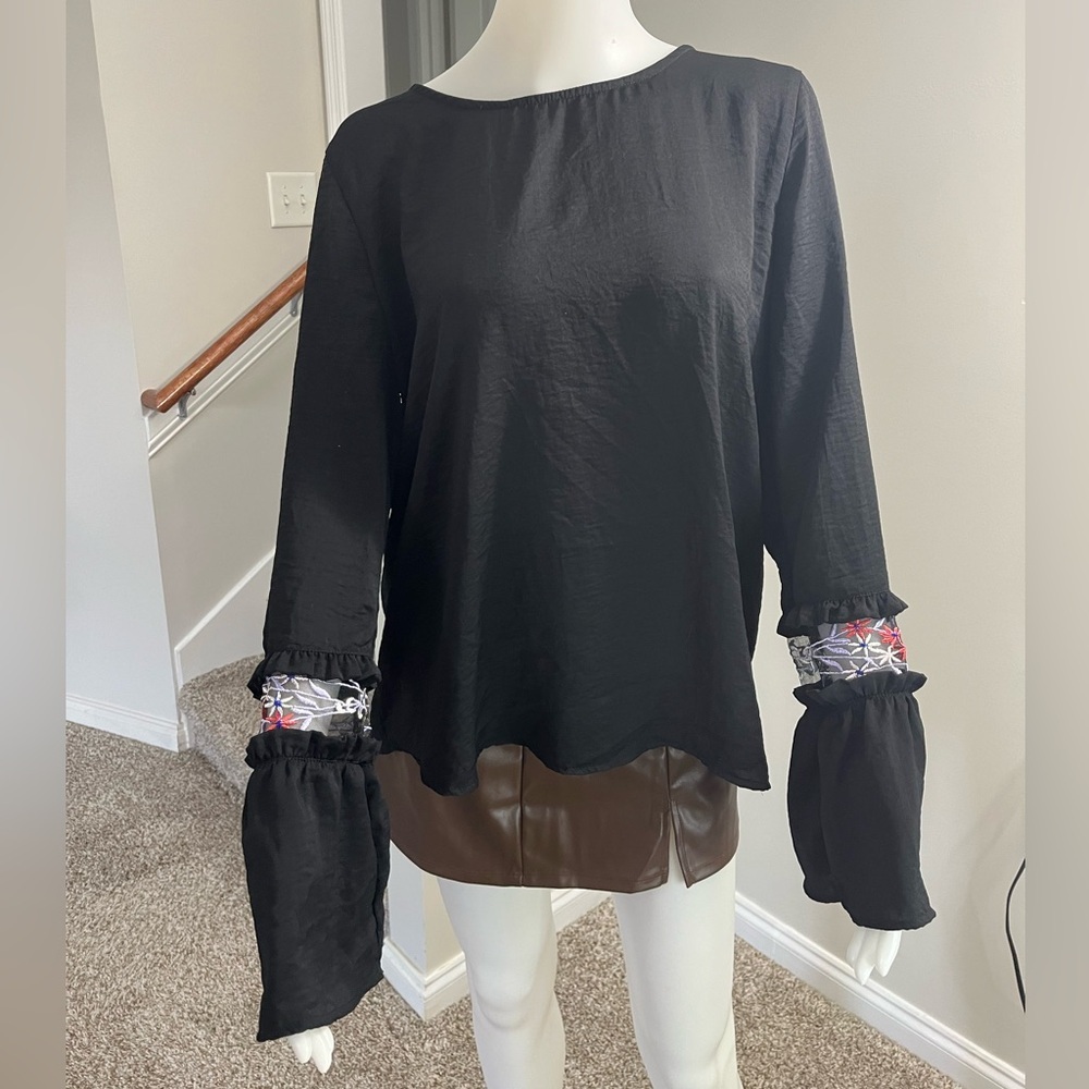 Luna Project shirt with bell sleeve detail sz XL